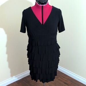 Frank Lyman| Black V-Neck Short Sleeve Sheath Cocktail Dress